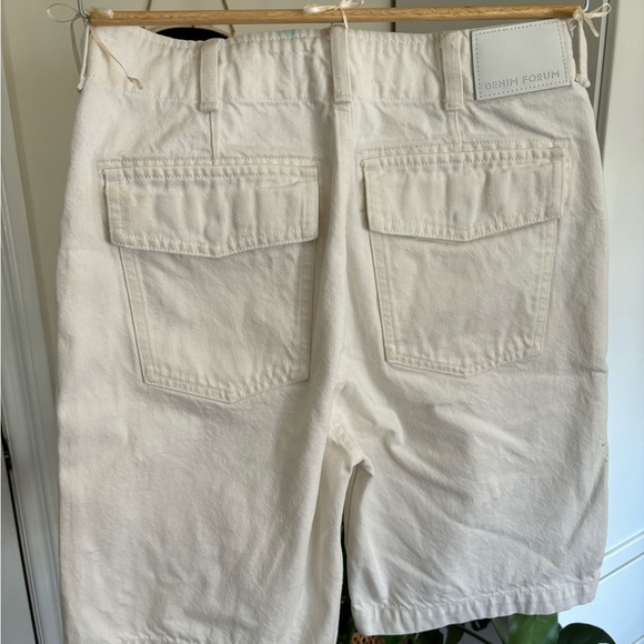 Denim Forum White Jean Shorts Med Length size 26 - Picture 3 of 3